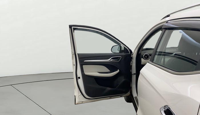 2022 MG ASTOR SHARP 1.5 MT, Petrol, Manual, 30,004 km, LHS Front Door