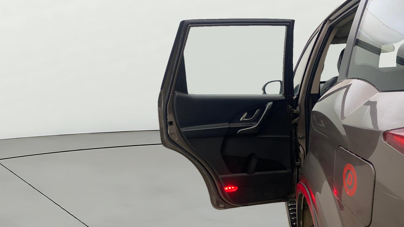 2018 Mahindra XUV500 W10, Diesel, Manual, 55,972 km, LHS Rear Door