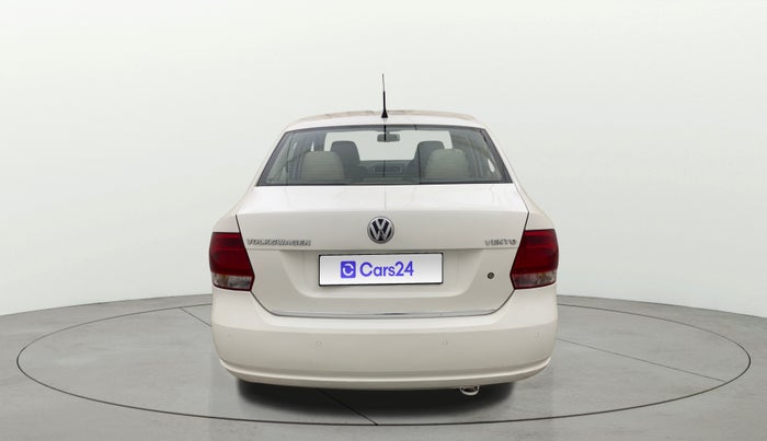 2013 Volkswagen Vento HIGHLINE 1.6 MPI, Petrol, Manual, 1,25,412 km, Back/Rear