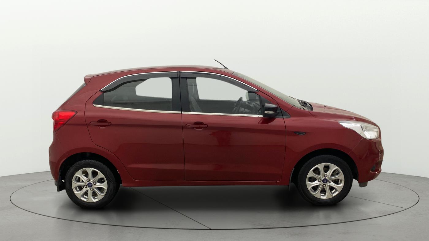 2017 Ford New Figo TITANIUM 1.2 PETROL MT, Petrol, Manual, 77,796 km, Right Side View