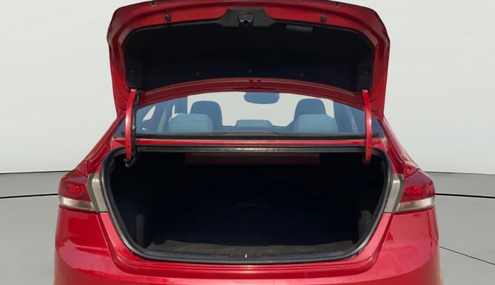 2018 Hyundai New Elantra 1.6 SX (O) AT DIESEL, Diesel, Automatic, 54,355 km, Boot Door Open