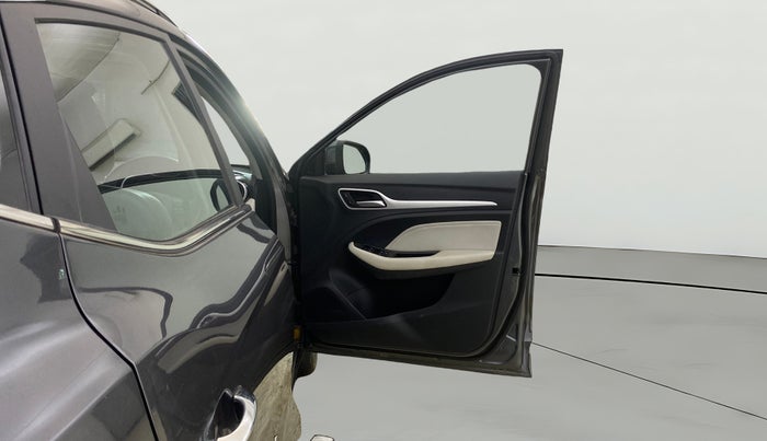 2023 MG ASTOR SAVVY 1.5 CVT, Petrol, Automatic, 17,710 km, RHS Front Door