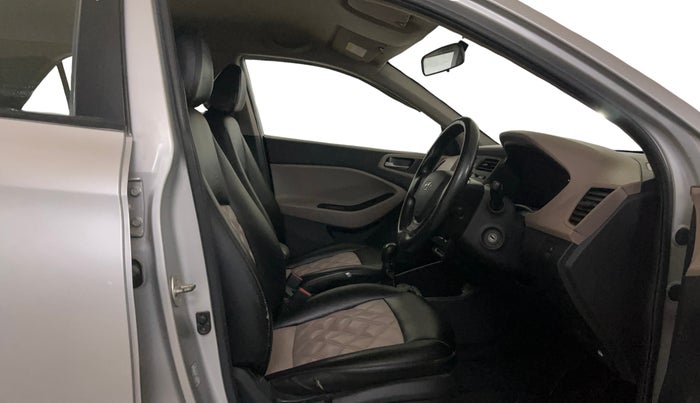 2017 Hyundai Elite i20 MAGNA EXECUTIVE 1.2, Petrol, Manual, 48,940 km, Right Side Front Door Cabin