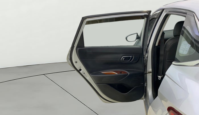 2022 Hyundai NEW I20 ASTA 1.2 MT, Petrol, Manual, 54,233 km, LHS Rear Door