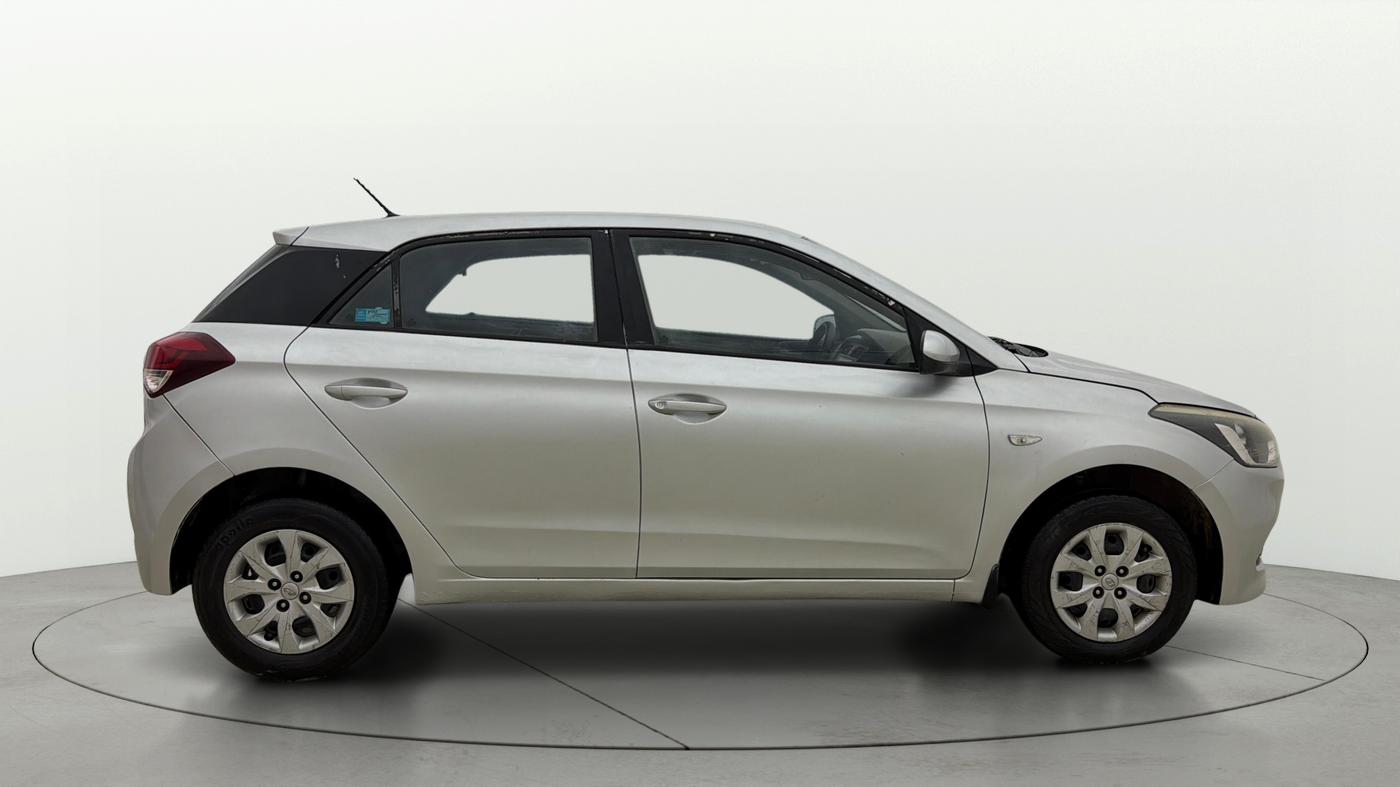 2016 Hyundai Elite i20 MAGNA 1.2, Petrol, Manual, 75,110 km, Right Side View