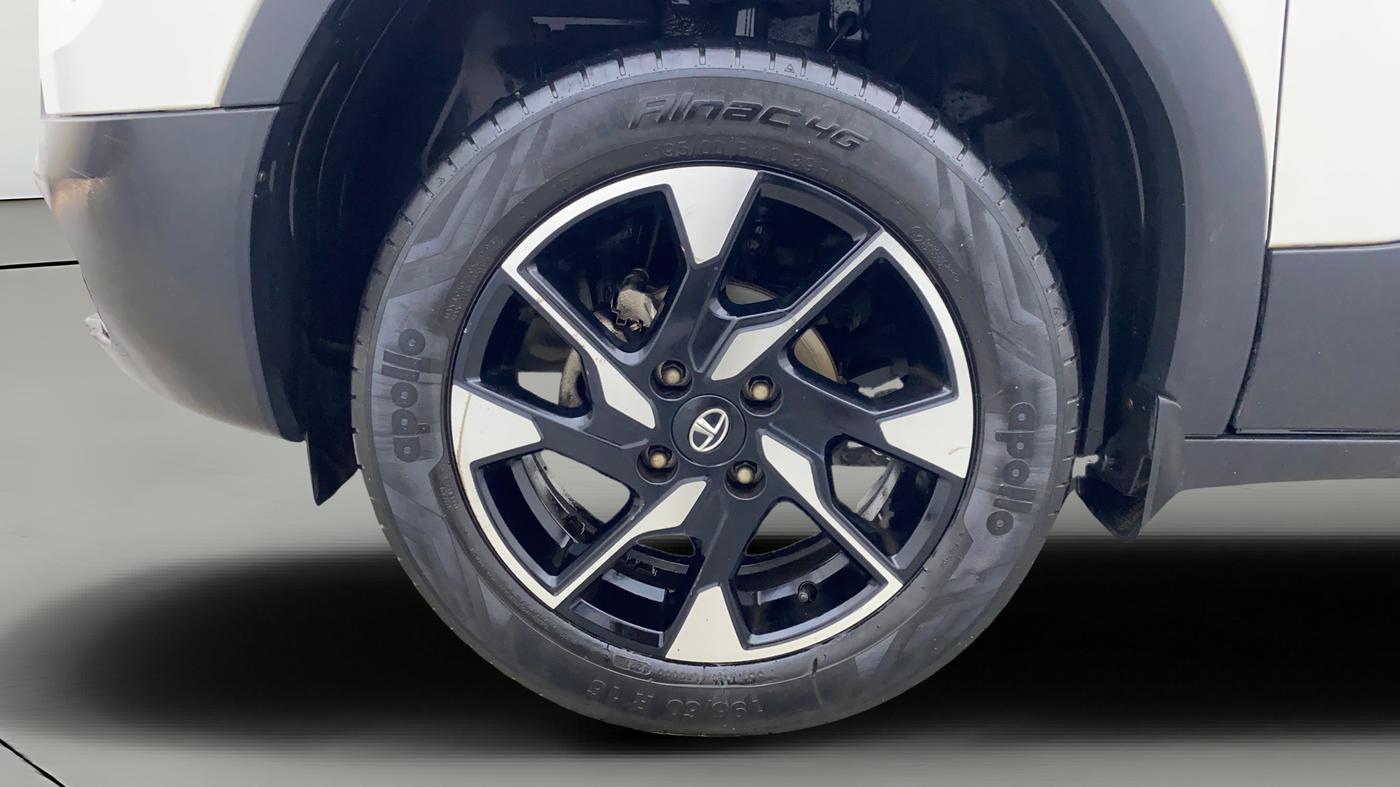 2021 Tata PUNCH CREATIVE  1.2 RTN DUAL TONE, Petrol, Manual, 37,553 km, Left Front Wheel