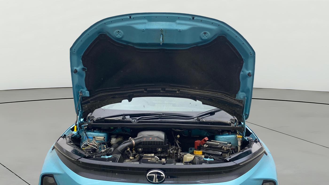 2025 Tata NEXON FEARLESS + SUNROOF DUAL TONE 1.2 PETROL, Petrol, Manual, 23,000 km, Open Bonet