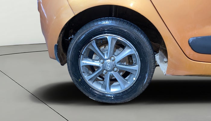 2014 Hyundai Grand i10 ASTA 1.2 KAPPA VTVT, Petrol, Manual, 1,05,349 km, Right Rear Wheel