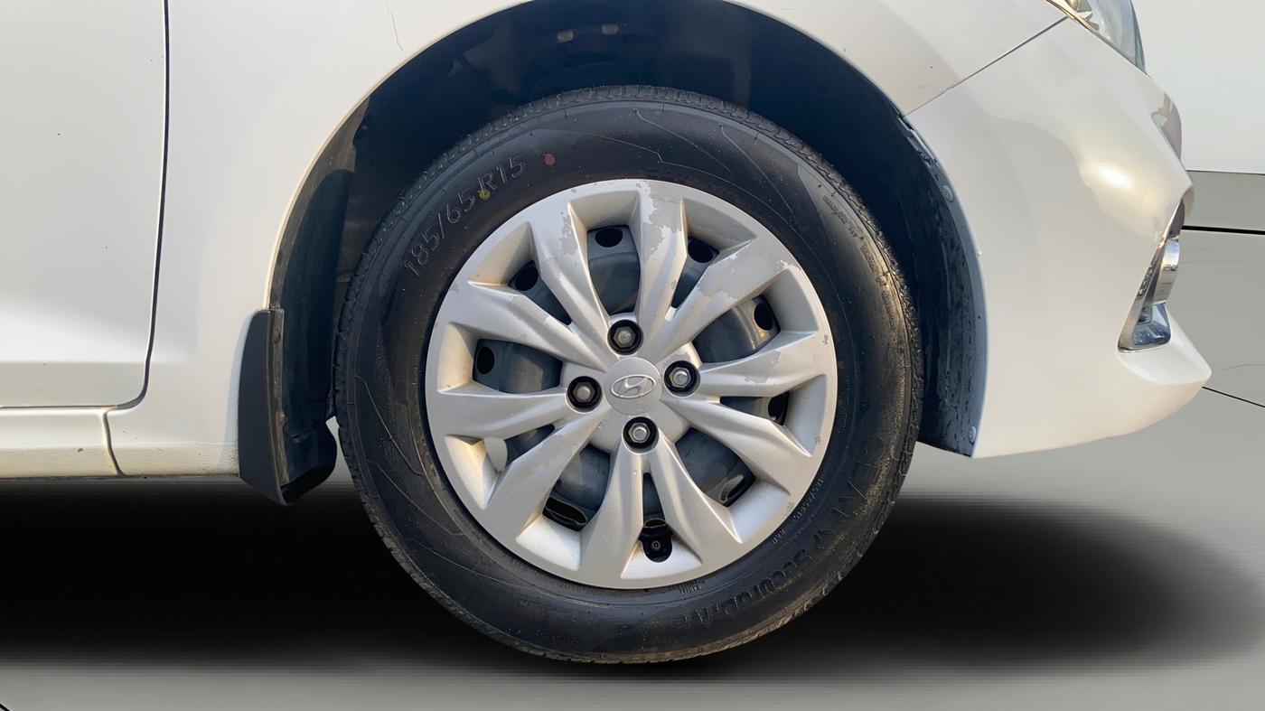 2018 Hyundai Verna 1.4 EX PETROL, Petrol, Manual, 79,069 km, Right Front Wheel