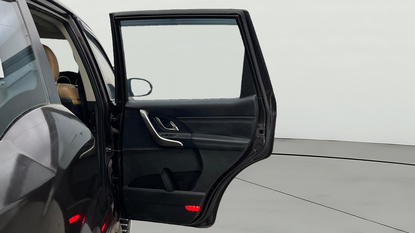 2019 Mahindra XUV500 W11, Diesel, Manual, 58,142 km, RHS Rear Door