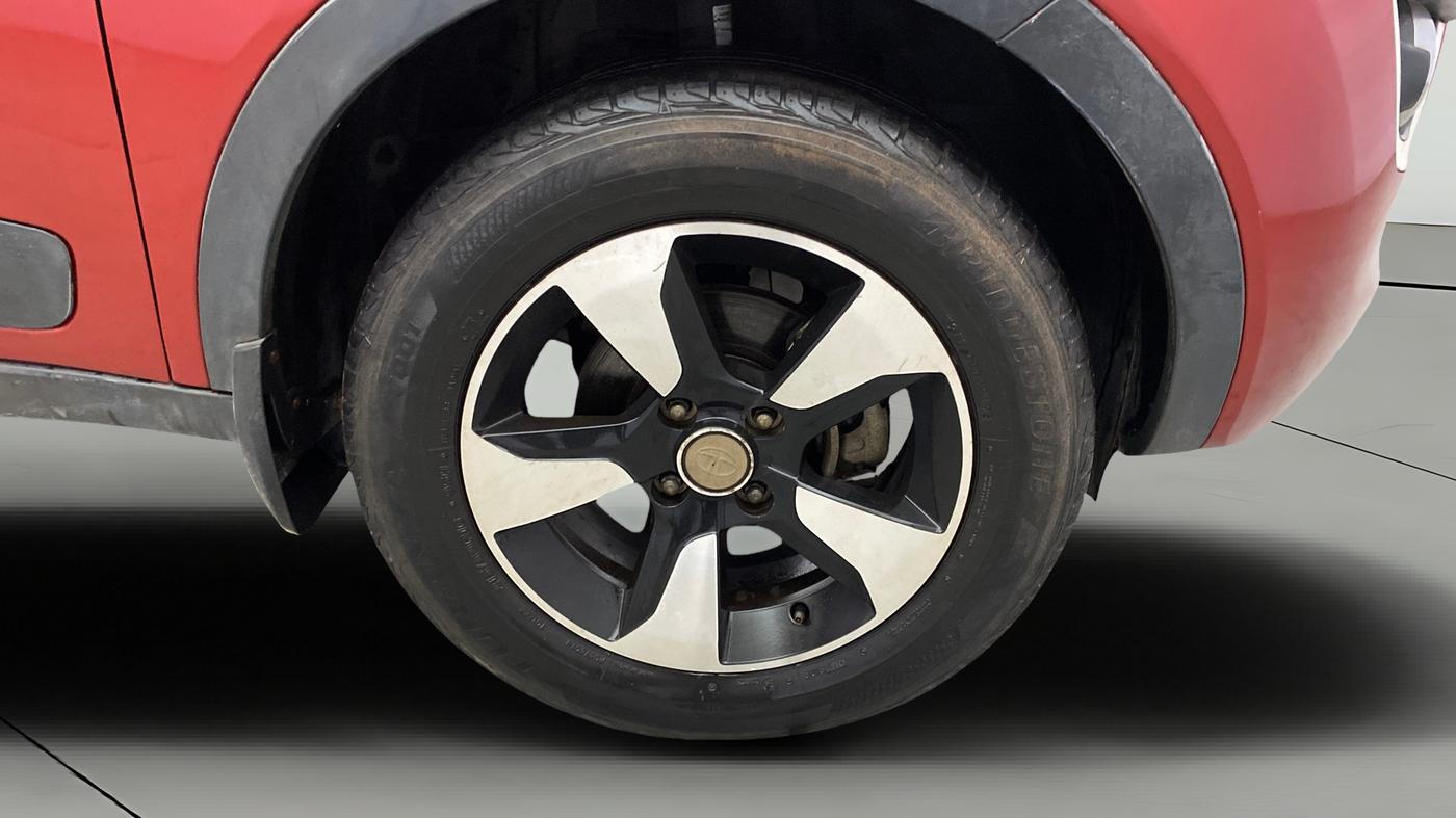 2019 Tata NEXON XZA PLUS PETROL, Petrol, Automatic, 83,425 km, Right Front Wheel