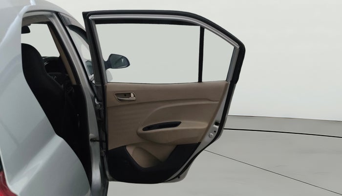 2019 Hyundai NEW SANTRO SPORTZ CNG, CNG, Manual, 99,995 km, RHS Rear Door