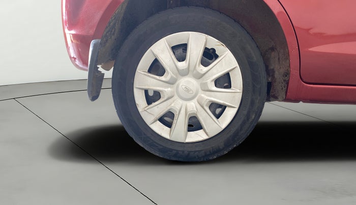 2014 Ford Figo ZXI 1.2 PETROL, Petrol, Manual, 1,20,834 km, Right Rear Wheel