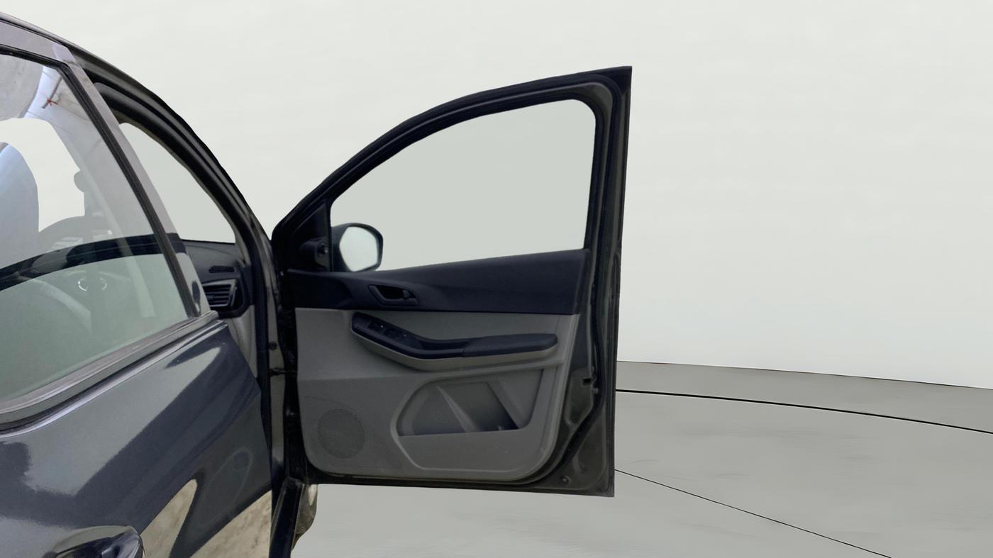 2022 Tata Tiago XT CNG, CNG, Manual, 90,707 km, RHS Front Door