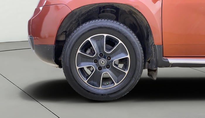 2016 Renault Duster 110 PS RXZ 4X2 AMT DIESEL, Diesel, Automatic, 1,11,881 km, Left Front Wheel