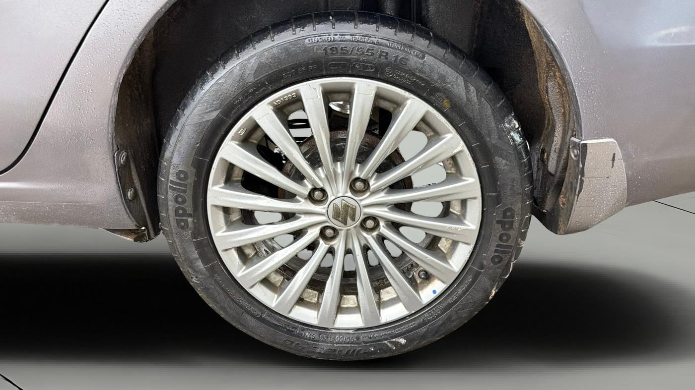 2016 Maruti Ciaz ZXI+, Petrol, Manual, 50,796 km, Left Rear Wheel