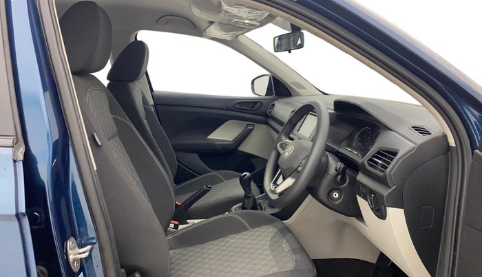 2025 Volkswagen TAIGUN COMFORTLINE 1.0 TSI MT, Petrol, Manual, 12,659 km, Right Side Front Door Cabin