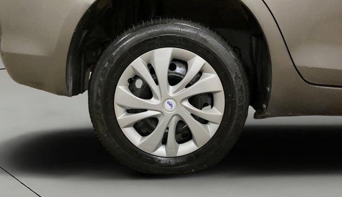 2015 Maruti Swift Dzire VXI, Petrol, Manual, 39,291 km, Right Rear Wheel