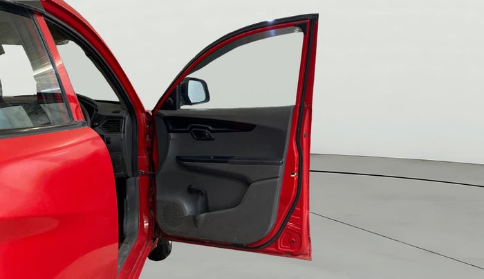 2019 Mahindra KUV 100 NXT K2 P 6 STR, Petrol, Manual, 70,016 km, RHS Front Door