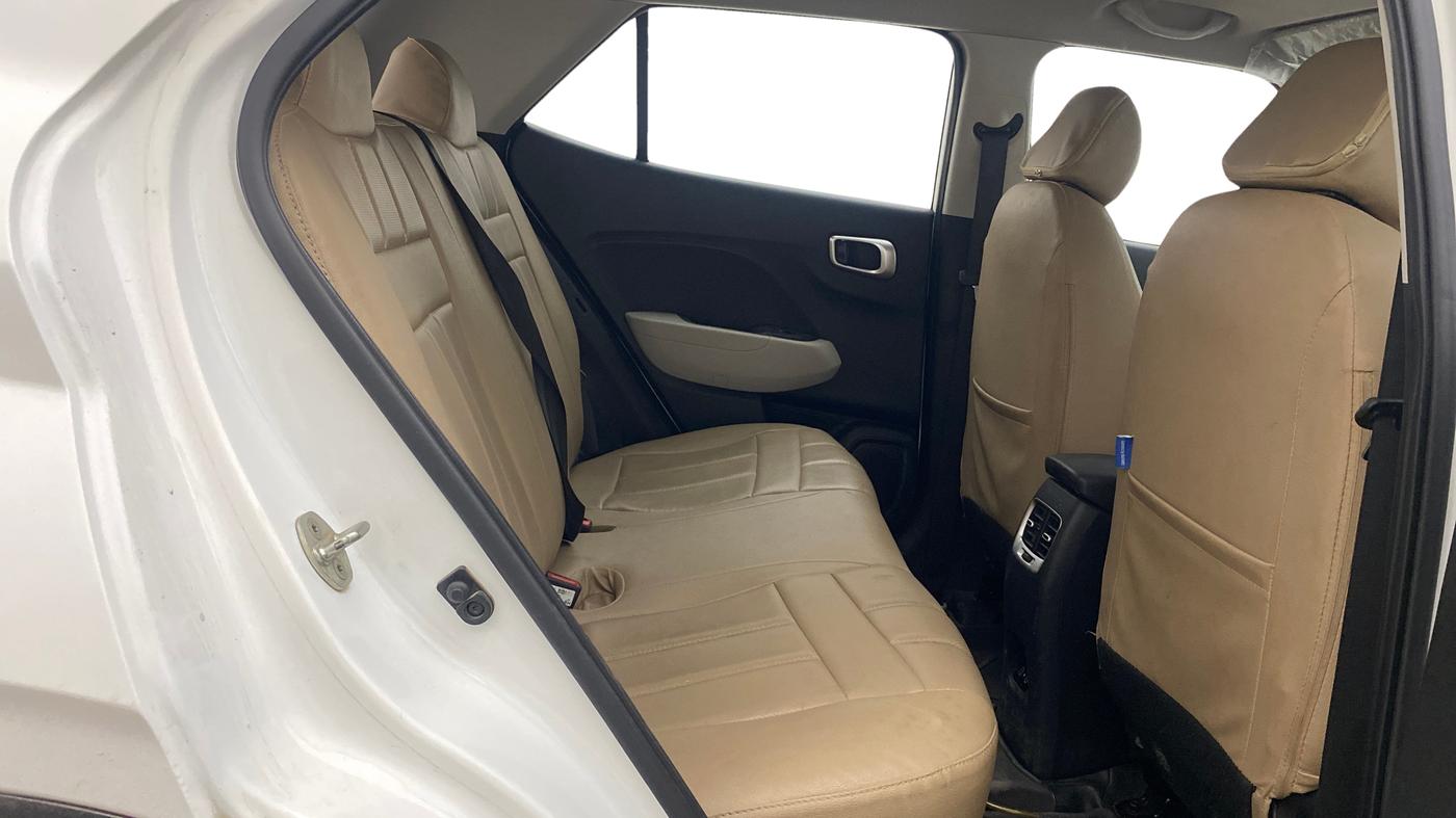 2022 Hyundai VENUE S 1.2, Petrol, Manual, 29,500 km, Right Side Rear Door Cabin