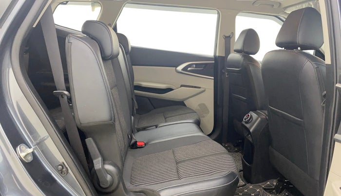 2022 KIA CARENS PRESTIGE 1.5 PETROL 7 STR, Petrol, Manual, 7,566 km, Right Side Rear Door Cabin