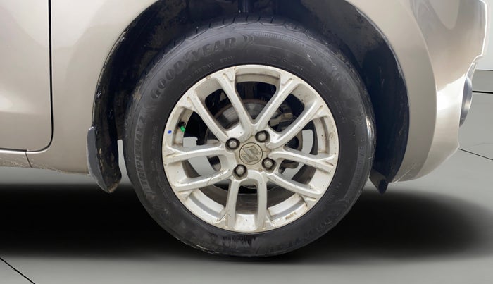 2019 Maruti Swift ZXI AMT, Petrol, Automatic, 1,00,201 km, Right Front Wheel