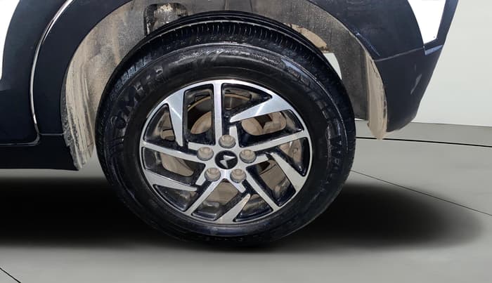 2024 Mahindra XUV 3XO AX5 1.2 L TCMPFI AT, Petrol, Automatic, 31,685 km, Left Rear Wheel