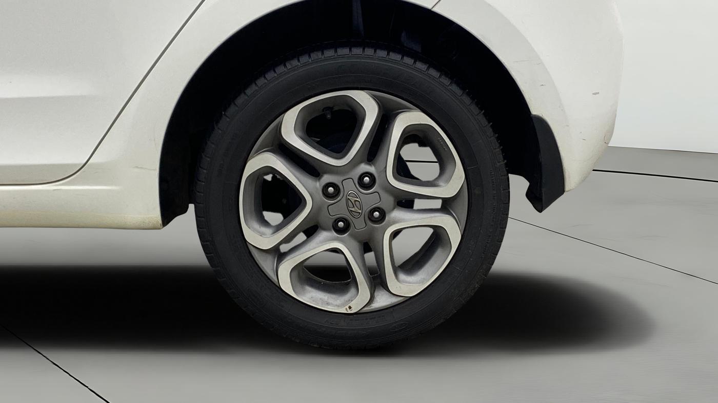 2020 Hyundai Elite i20 SPORTZ PLUS 1.2 DUAL TONE, Petrol, Manual, 23,522 km, Left Rear Wheel