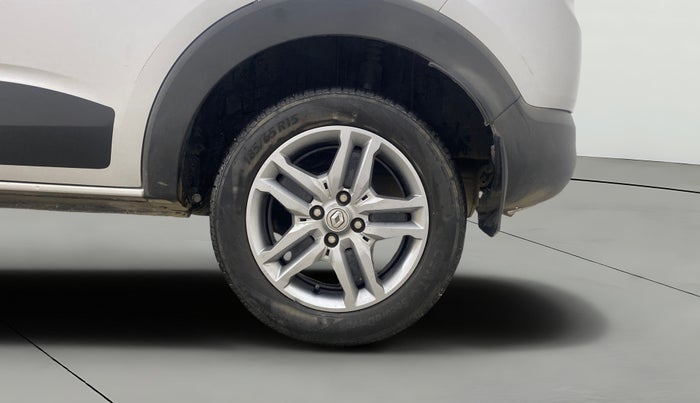 2020 Renault TRIBER RXZ, Petrol, Manual, 30,005 km, Left Rear Wheel