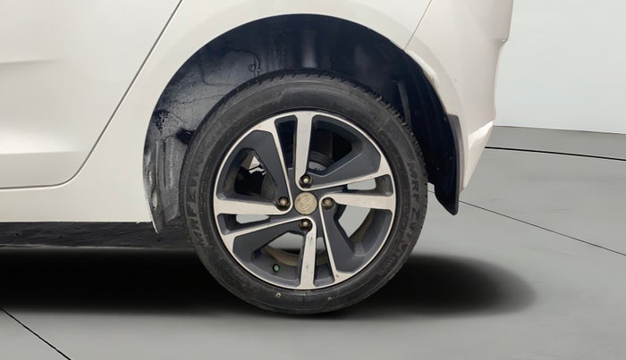 2020 Tata ALTROZ XZ PETROL, Petrol, Manual, 33,536 km, Left Rear Wheel