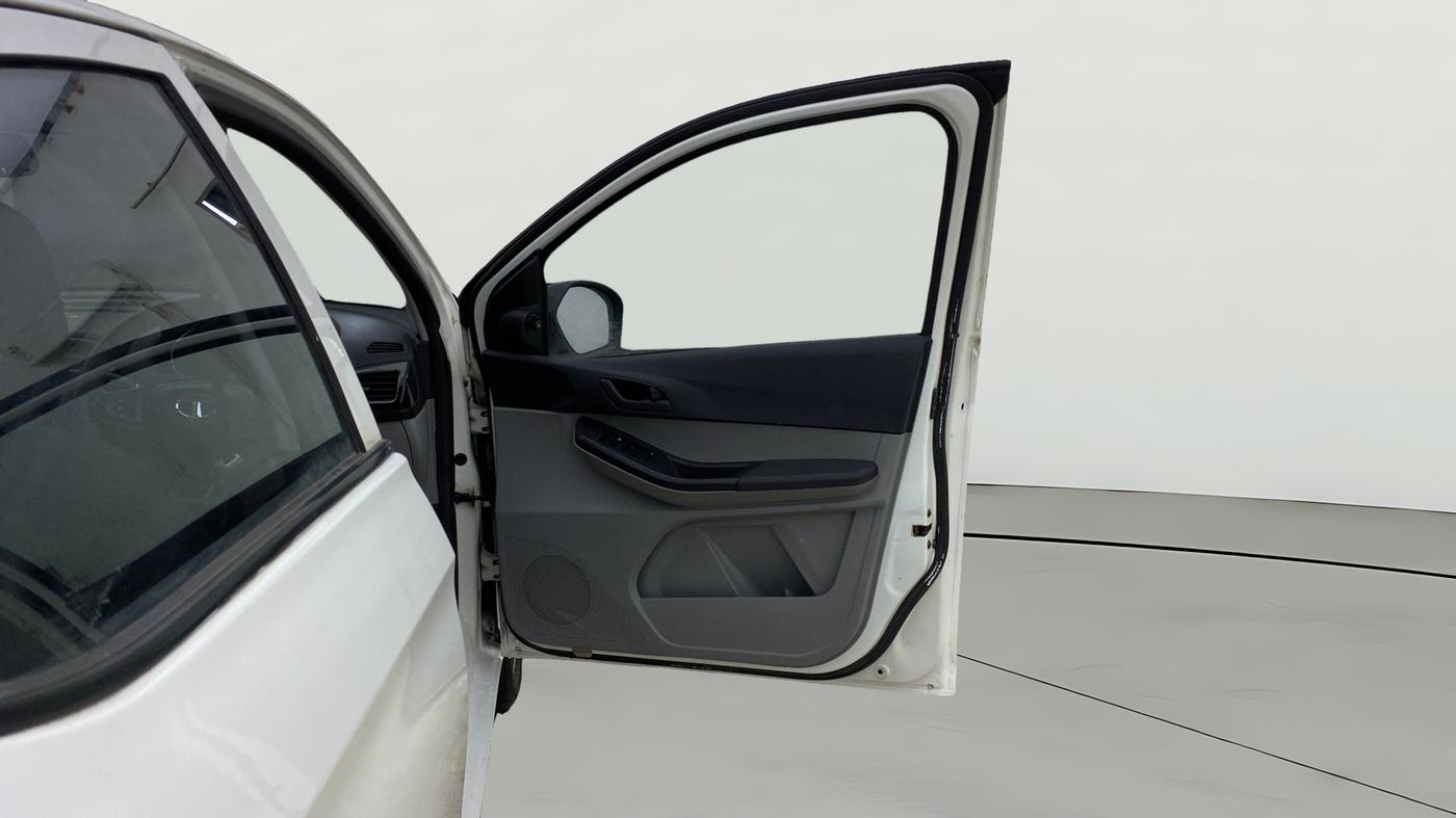 2022 Tata Tiago XT PETROL, Petrol, Manual, 62,423 km, RHS Front Door