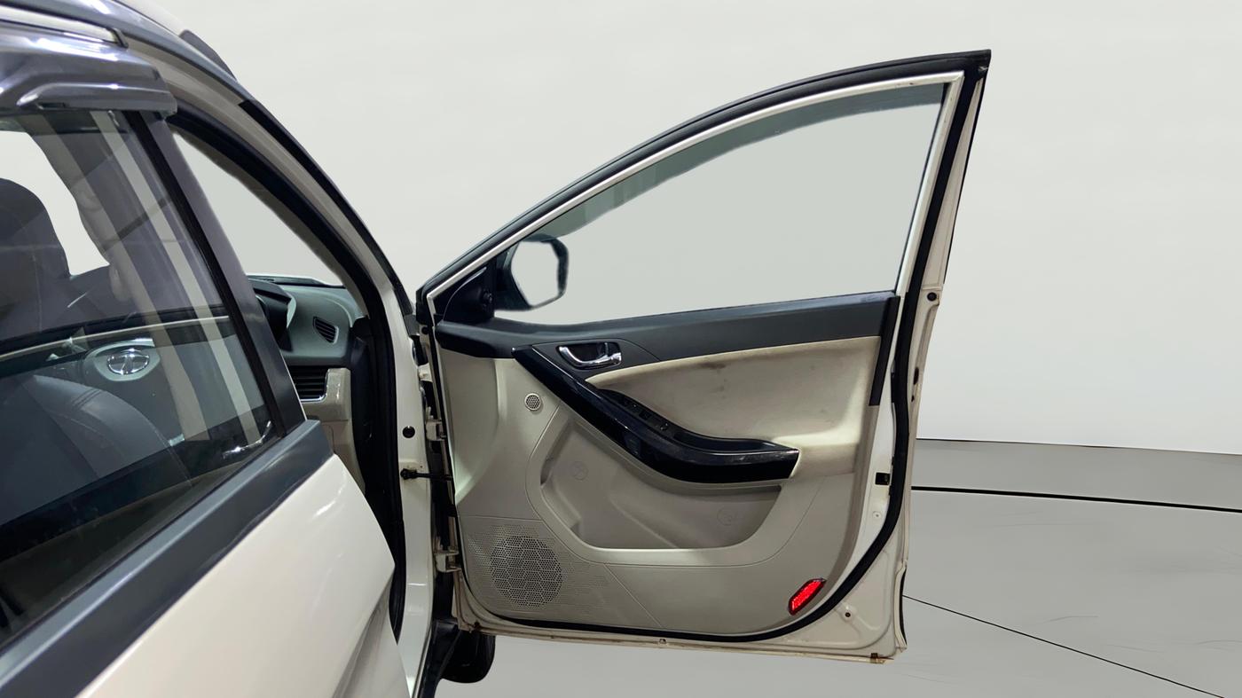 2021 Tata NEXON XZ PLUS (O) PETROL, Petrol, Manual, 69,037 km, RHS Front Door