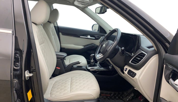 2020 KIA SELTOS HTX 1.5 PETROL, Petrol, Manual, 1,07,498 km, Right Side Front Door Cabin