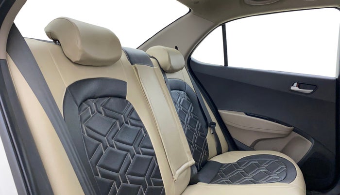 2014 Hyundai Xcent S (O) 1.2, Petrol, Manual, 34,923 km, Right Side Rear Door Cabin