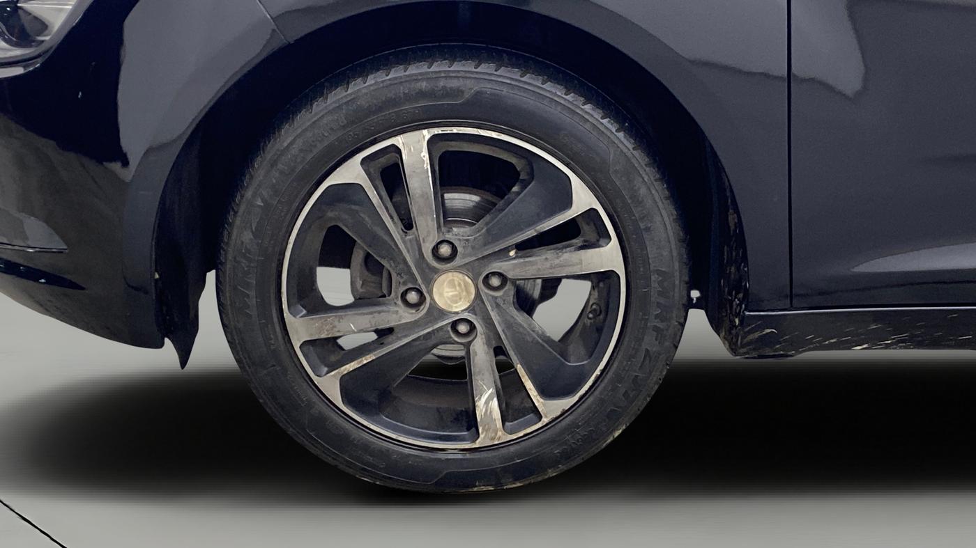 2021 Tata ALTROZ XZ PLUS PETROL DARK EDITION, Petrol, Manual, 40,272 km, Left Front Wheel