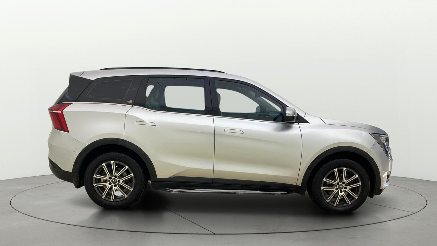 2021 Mahindra XUV700 AX 7 P MT 7 STR, Petrol, Manual, 1,32,878 km, Right Side View