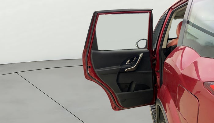 2019 Mahindra XUV500 W9 AT, Diesel, Automatic, 37,942 km, LHS Rear Door