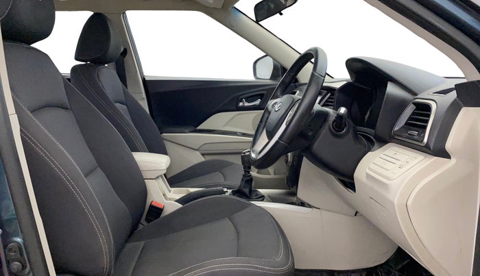 2019 Mahindra XUV300 W8 1.2 PETROL, Petrol, Manual, 84,109 km, Right Side Front Door Cabin
