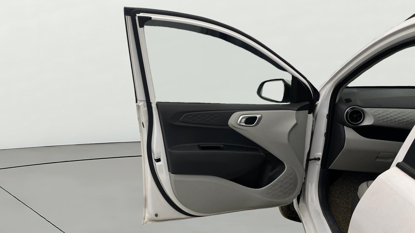 2024 Hyundai GRAND I10 NIOS SPORTZ 1.2 KAPPA VTVT CNG, CNG, Manual, 17,465 km, LHS Front Door