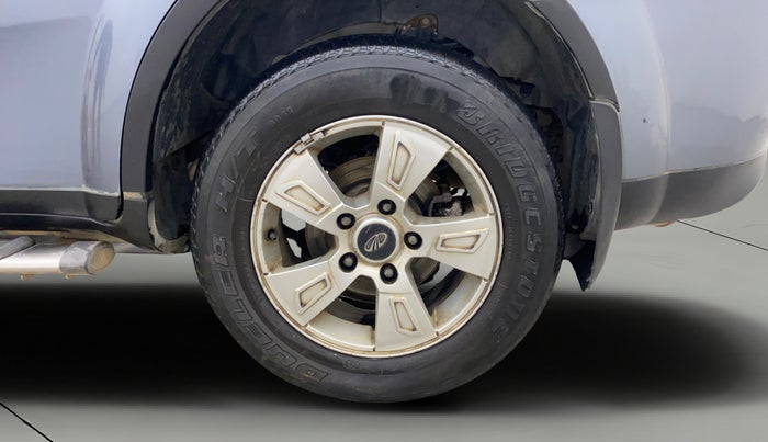 2014 Mahindra XUV500 W8, Diesel, Manual, 1,21,366 km, Left Rear Wheel