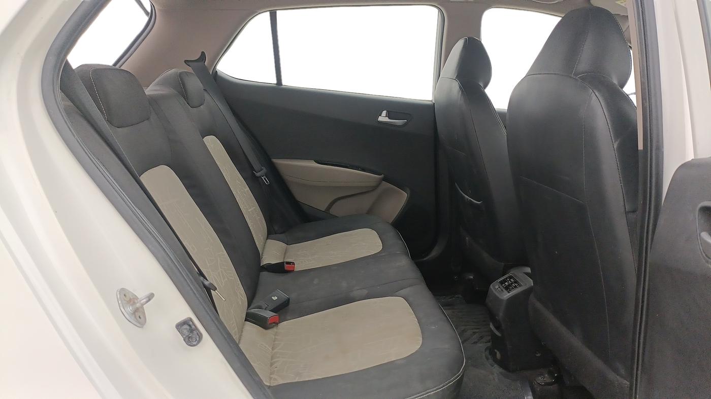 2016 Hyundai Grand i10 SPORTZ 1.2 KAPPA VTVT, Petrol, Manual, 70,486 km, Right Side Rear Door Cabin