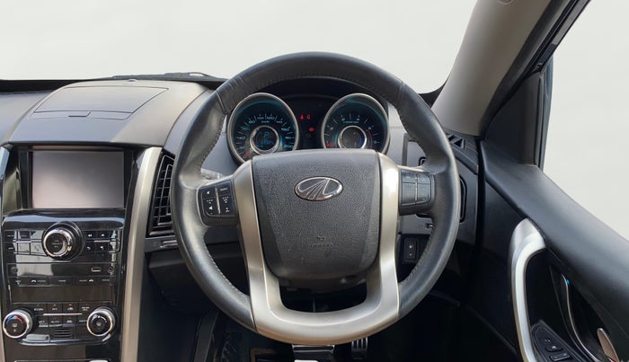 2021 Mahindra XUV500 W11 AT, Diesel, Automatic, 69,965 km, Steering Wheel Close Up