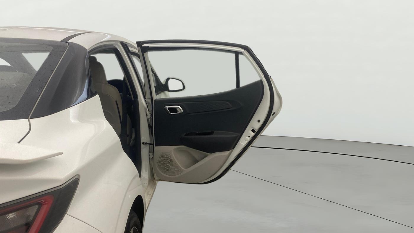 2022 Hyundai AURA SX 1.2 CNG, CNG, Manual, 9,680 km, RHS Rear Door