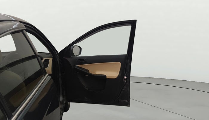 2015 Tata Zest XMS PETROL, Petrol, Manual, 38,215 km, RHS Front Door