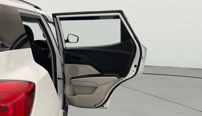 2023 Mahindra XUV300 W4 1.2 PETROL, Petrol, Manual, 35,728 km, RHS Rear Door