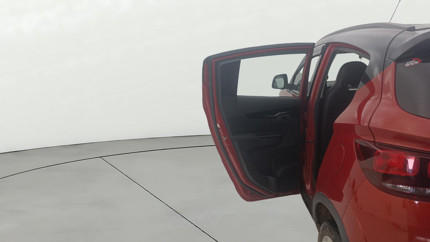 2017 Mahindra Kuv100 K8 6 STR, Petrol, Manual, 30,211 km, LHS Rear Door