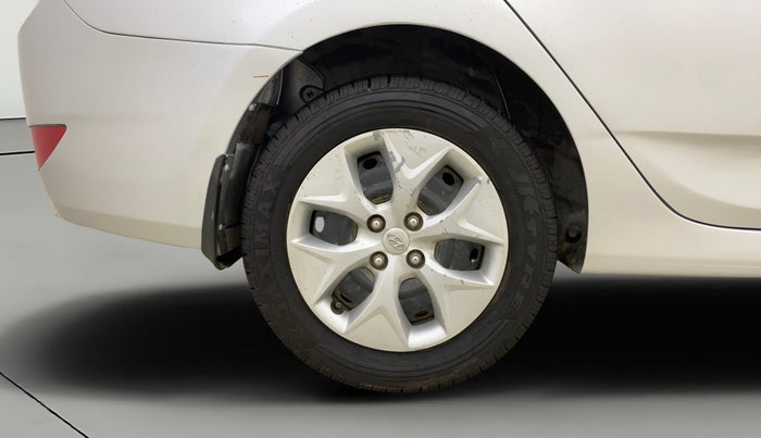 2016 Hyundai Verna 1.6 CRDI S, Diesel, Manual, 1,20,751 km, Right Rear Wheel