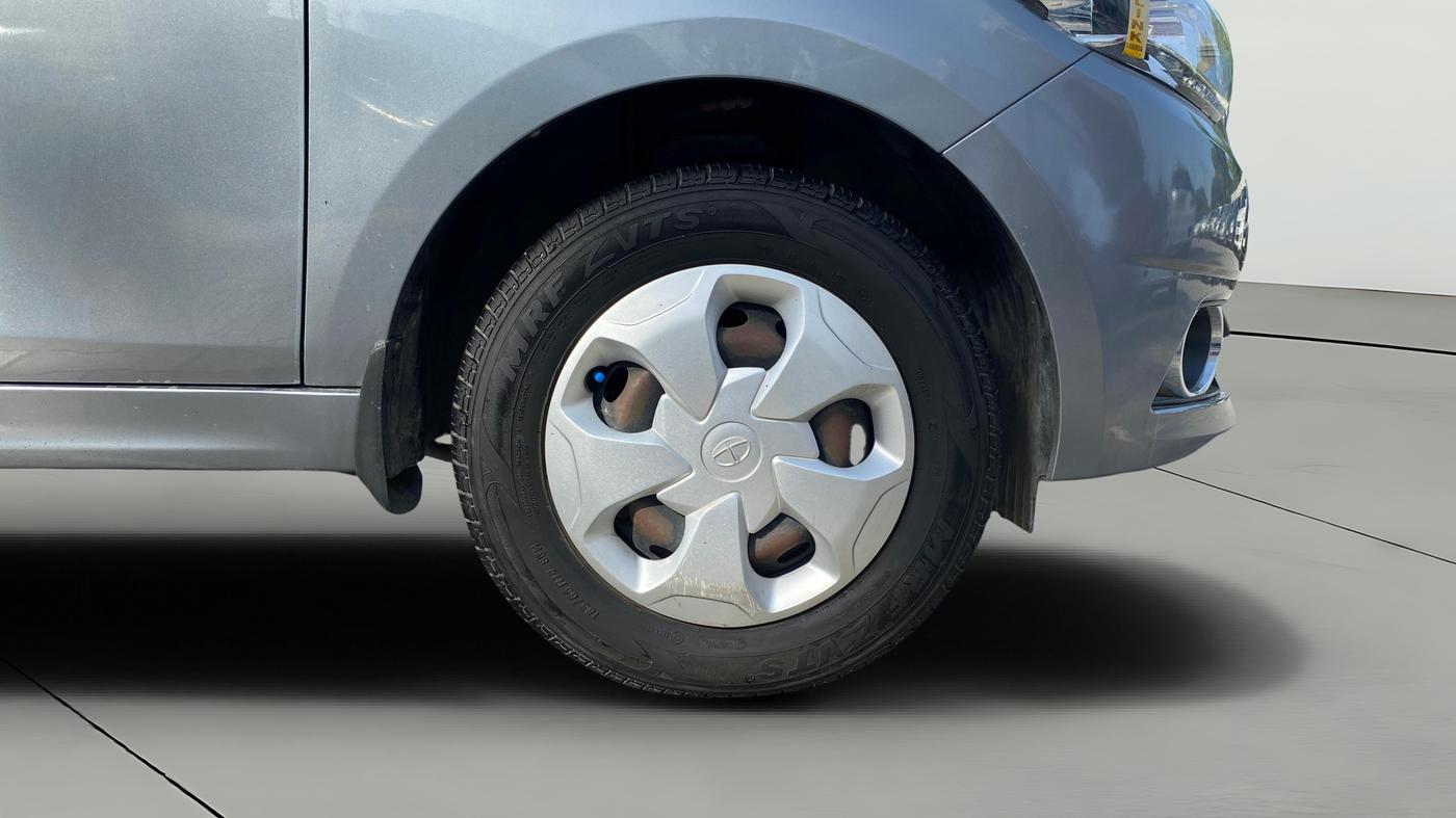 2018 Tata Tiago XZ PETROL, Petrol, Manual, 57,417 km, Right Front Wheel