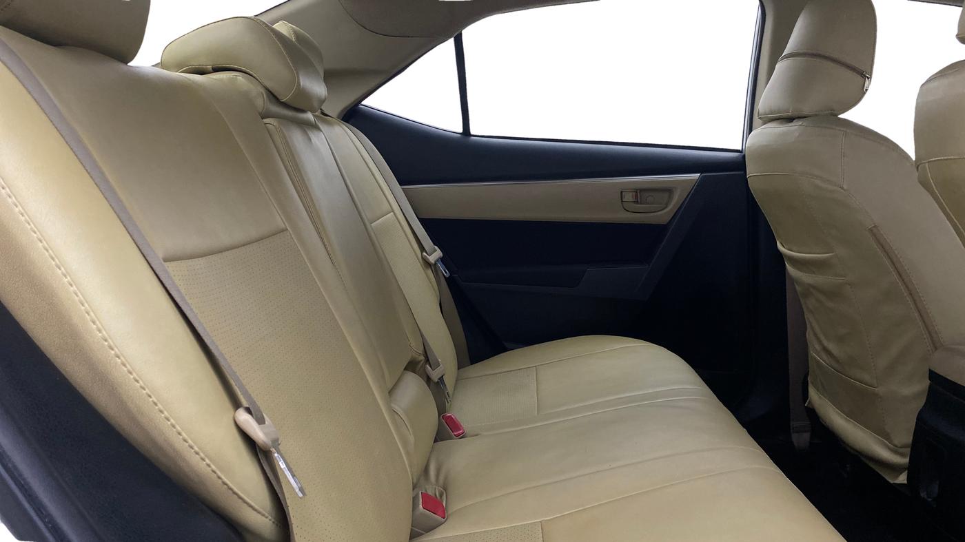 2015 Toyota Corolla Altis JS PETROL, Petrol, Manual, 1,20,681 km, Right Side Rear Door Cabin