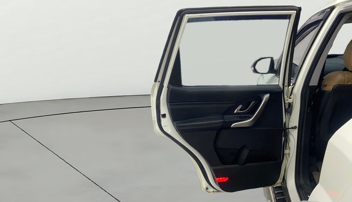 2019 Mahindra XUV500 W11, Diesel, Manual, 69,786 km, LHS Rear Door